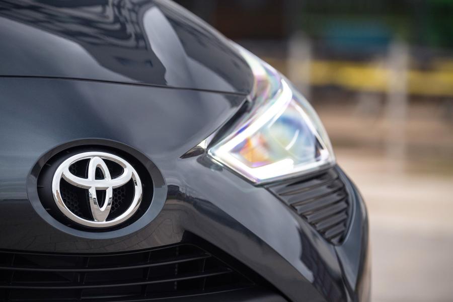 Логотип Toyota Aygo x-trend 5-Door 2019 года  (UK) (фото 2 из 26)